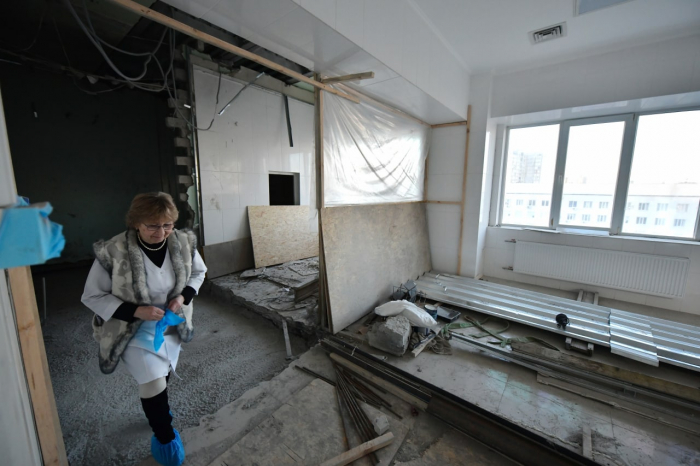 В Харькове ремонтируют разрушенную российскими обстрелами больницу фото 7 6