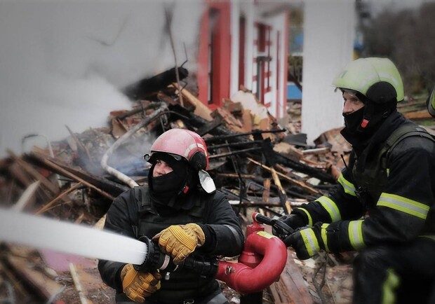 На Харьковщине спасатели более пяти часов тушили пожар