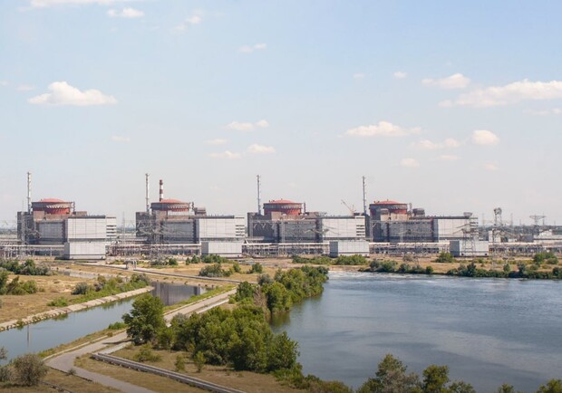 Оккупанты хотят перевести 4-й энергоблок Запорожской АЭС в "горячую остановку" -