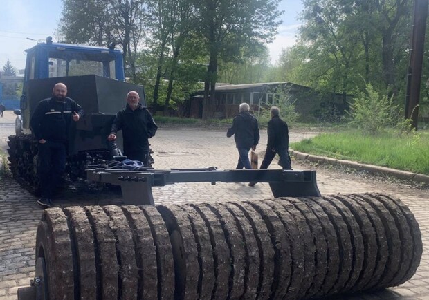 В Харькове создали первую в Украине машину для разминирования. 