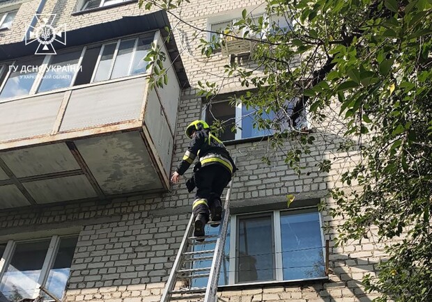В Харькове 6-летняя девочка спасла себя и сестру от пожара. 