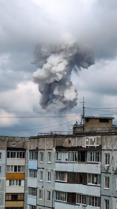 Момент взрыва на заводе -