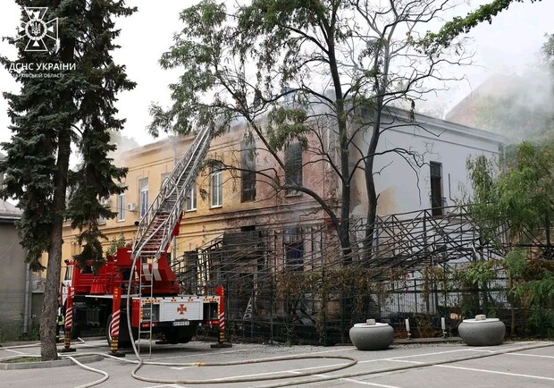 В центре Харькова горели кафе и Дом архитекторов. 