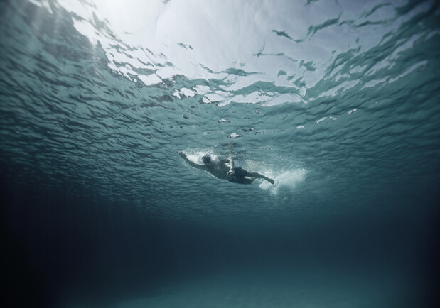 Киевлянин рассказал, как уплыл из Украины в Молдову - фото: gettyimages.com, underwater graphics