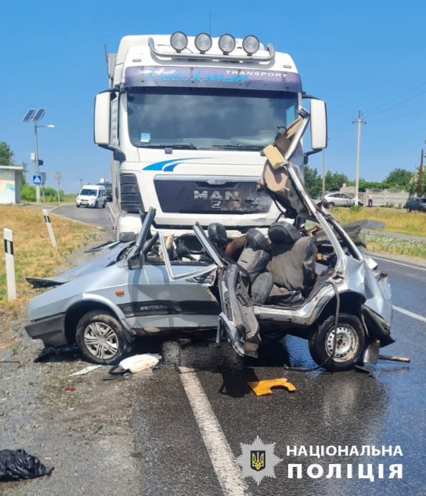 В смертельном ДТП в Харьковской области погибли три человека, в том числе ребенок.