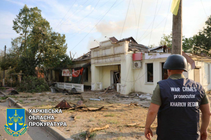 Оккупанты нанесли авиаудар по центру Купянска: под завалами находятся люди.