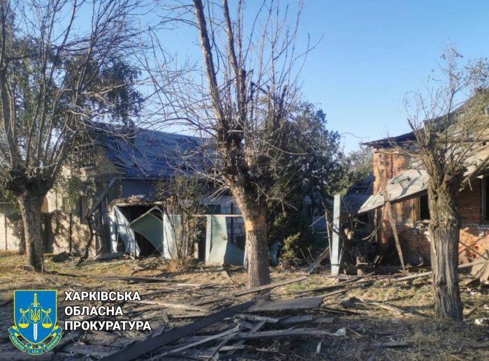 В прокуратуре показали последствия обстрела Шевченковского района Харькова.