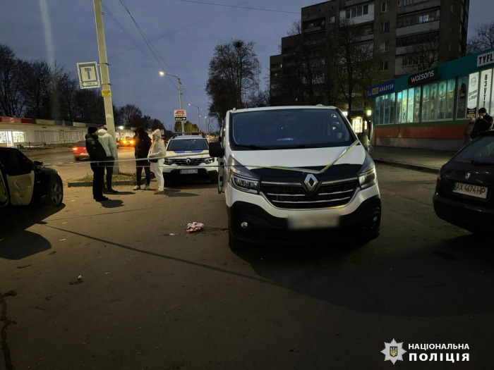 В Харьковской области микроавтобус на смерть сбил двухлетнего ребенка.