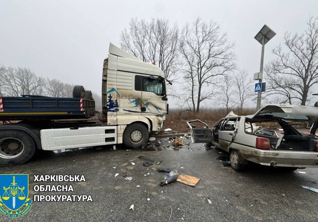 Задержан водитель грузовика, который вылетел на встречную полосу и убил двух людей под Харьковом. 