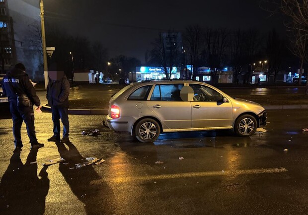 ДТП на Салтовке: водитель Skoda сбил женщину Фото: ГУ Нацполиции в Харьковской области