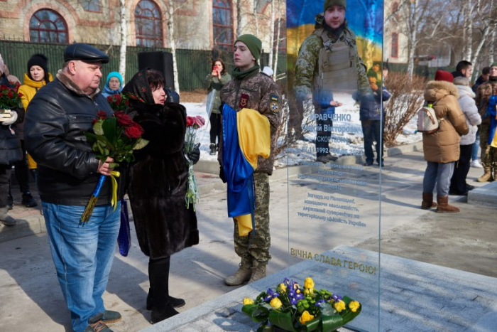 В Харькове открыли Аллею памяти в честь погибших защитников. Фото: Харьковский горсовет