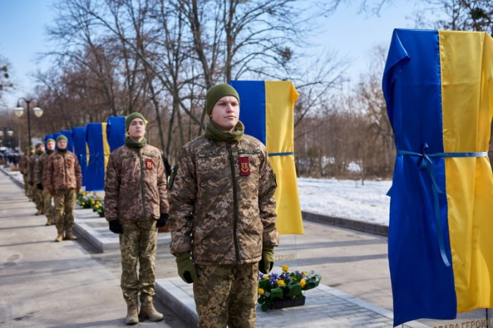 В Харькове открыли Аллею памяти в честь погибших защитников. Фото: Харьковский горсовет