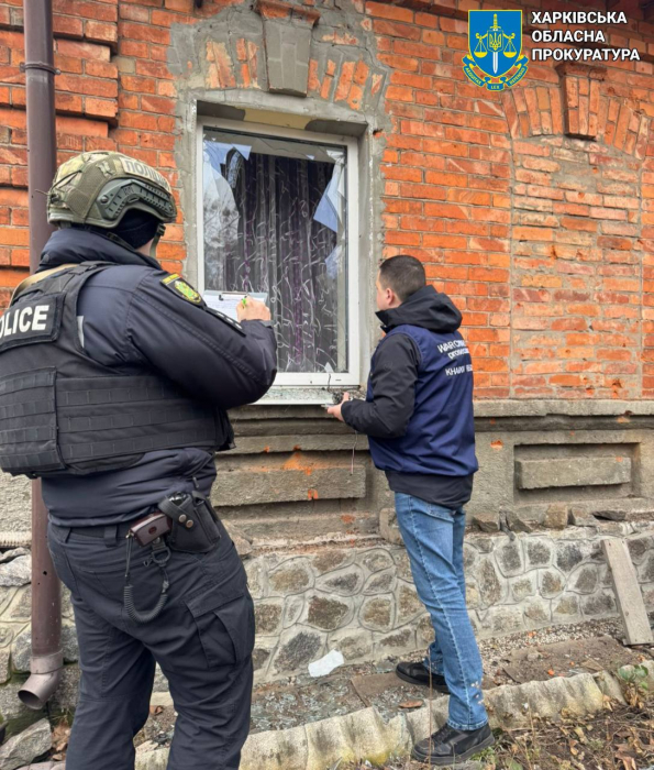 В Харькове вражеский БпЛА попал в жилищный сектор. Фото: Харьковская облпрокуратура