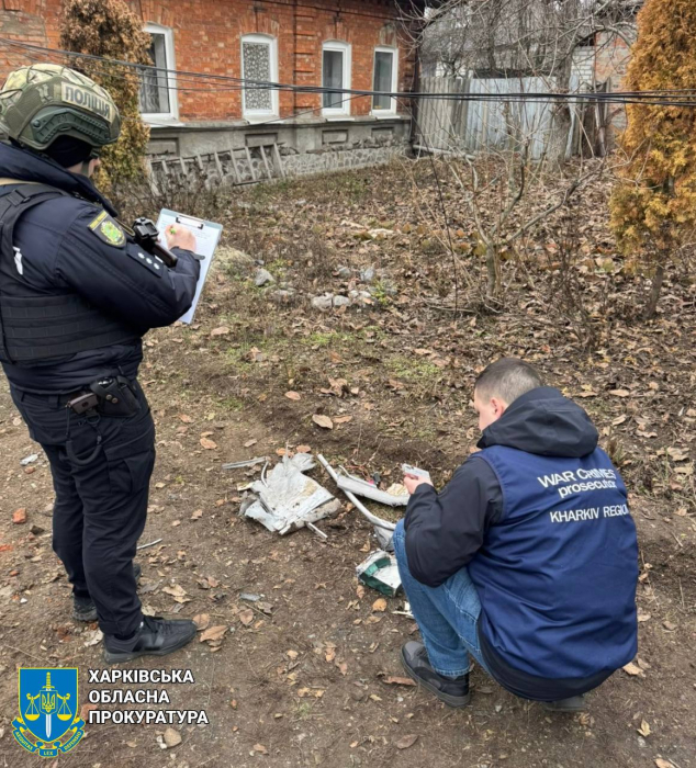 В Харькове вражеский БпЛА попал в жилищный сектор. Фото: Харьковская облпрокуратура