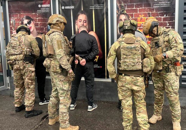 В Харькове разоблачили банду квартирных воров. Фото: Нацполиция