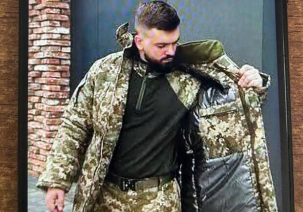 В Харькове разоблачили псевдоволонтера: собирал "донаты" на ВСУ, а тратил на себя. Фото: Харьковская облпрокуратура