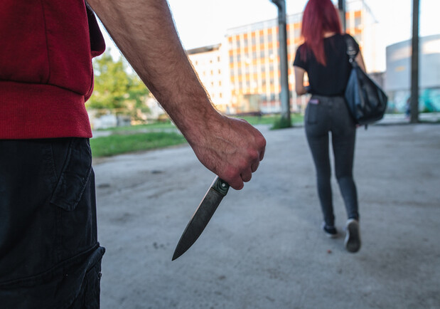 В Харькове мужчина получил 15 лет за убийство женщины ради сережек и телефона. Фото иллюстративное: gettyimages.com