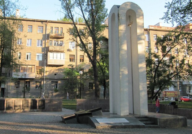 В Харькове требуют снести памятник воинам-интернационалистам. Фото: cityface.org.ua