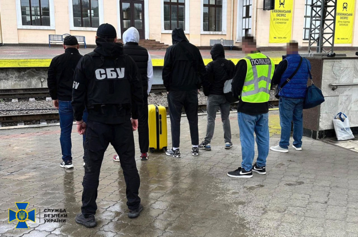 В Харькове задержали организатора побега "уклонистов" за 46 000 долларов. Фото: СБУ