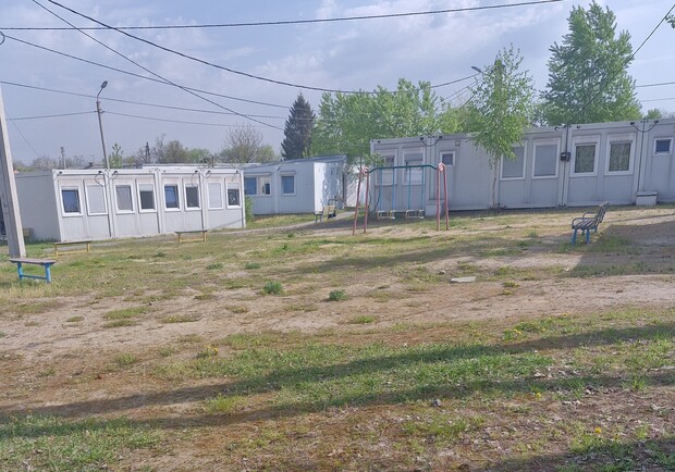 Плесня и крысы: модульный городок для ВПЛ в Харькове признали опасным для проживания - фото