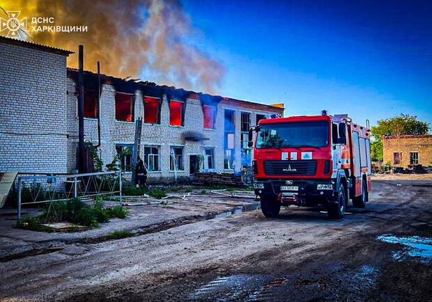 В Печенегах под Харьковом массовые пожары после обстрела. 