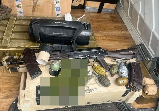 Вез взрывчатку, часы, телефоны: пассажир автобуса Краматорск – Харьков оказался мародером. 