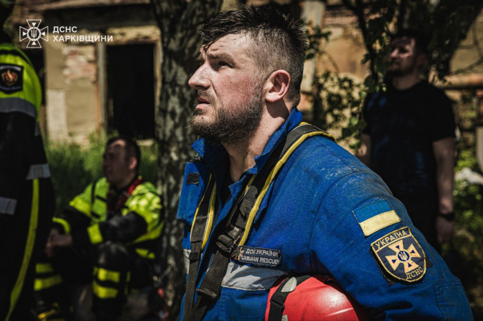 Под завалами предприятия, попавшего под обстрел в Харькове, могут быть люди — ГСЧС фото 1