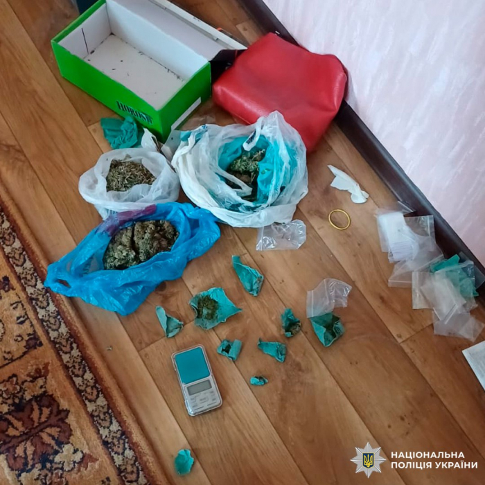 В Харькове разоблачили наркогруппу, торговавшую каннабисом.