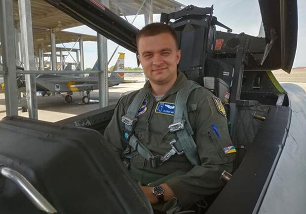 В Харькове хотят назвать именем погибшего пилота F-16 Алексея "Мунфиша" Меся аллею в центре. 