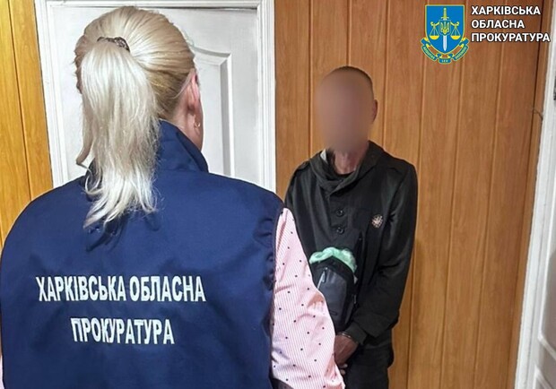 В Харьковской области задержали педофила, который насиловал своих падчериц. 