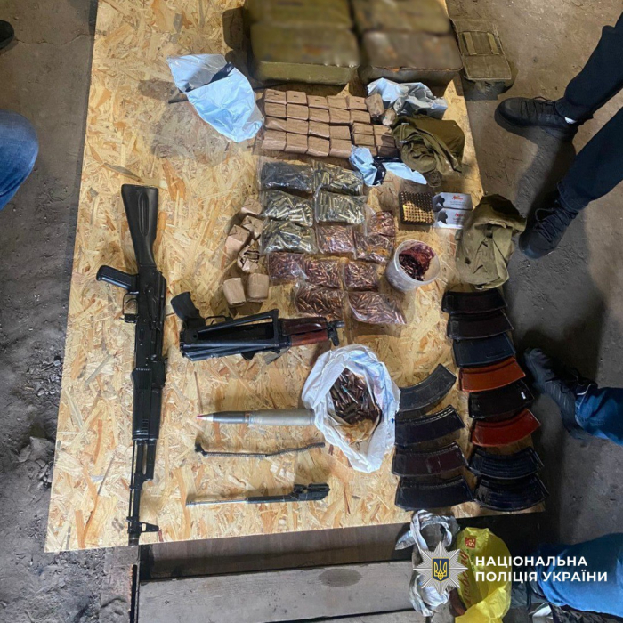 Более 100 обысков: в полиции рассказали об масштабной операции по ликвидации незаконного оборота оружием.
