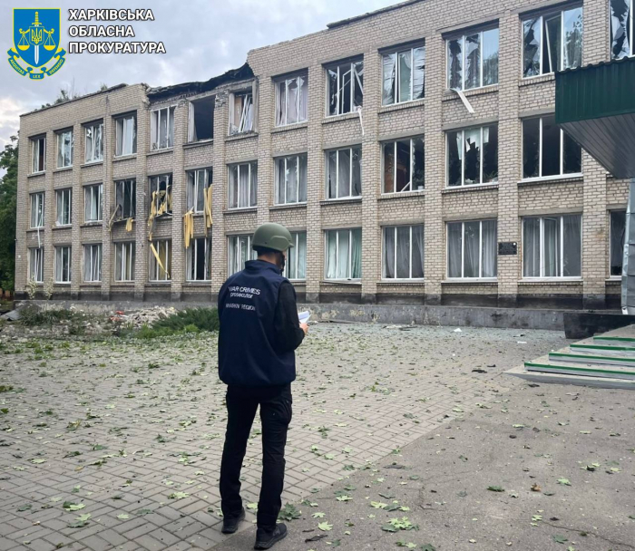 РФ ударила по лицею в Лозовой.