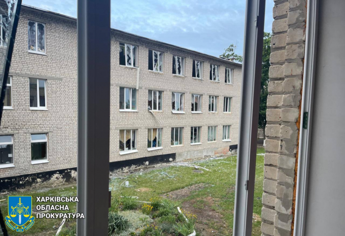 РФ ударила по лицею в Лозовой.