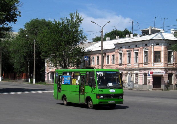 В Харькове подорожает проезд в некоторых маршрутках: сколько будет стоить. Фото: Vadim Pudovkin