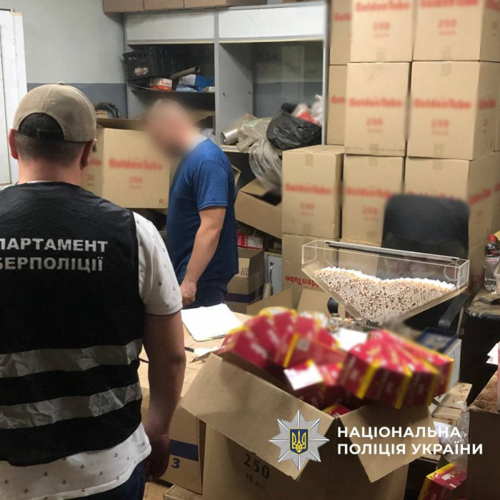 В Люботине разоблачили подпольный табачный цех.