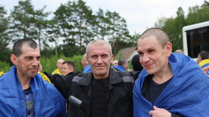 Освобожденные из плена 4 июля, Алексей Терентиев – крайний справа.