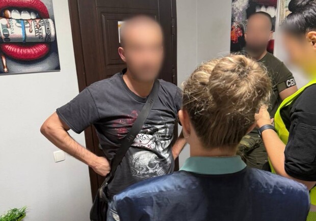 В Харькове раскрыли схему побега из страны с помощью бронирования от мобилизации. 