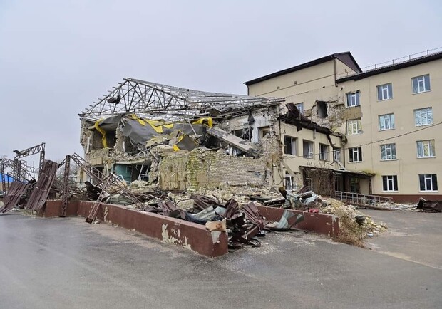 В 30 километрах от фронта: в Изюме планируют реконструировать больницу за 1 миллиард гривен. 
