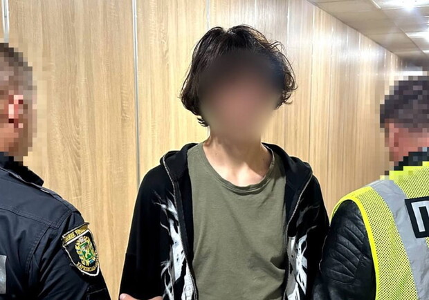 В Харькове взяли под стражу 19-летнего парня за поджог автомобиля. Фото: Харьковская облпрокуратура