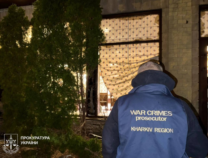 Россияне обстреляли ресторан в Харькове.