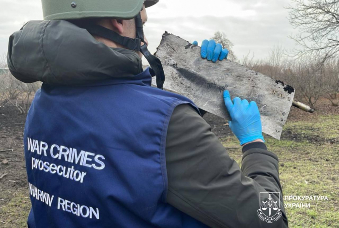 Оккупанты обстреляли предприятие по изготовлению памятников в Лозовой.