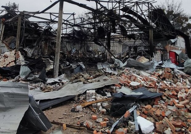 В Чугуеве в результате атаки дронов уничтожено отделение "Новой почты": сгорело более 500 посылок 