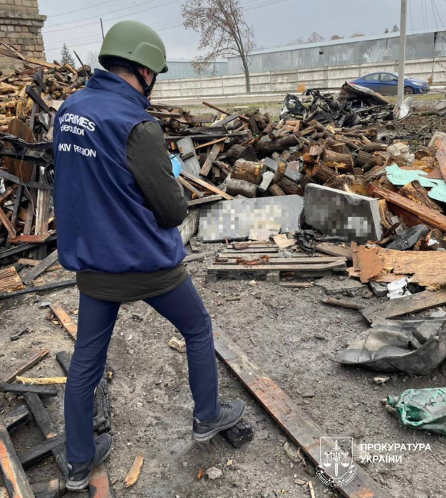 Оккупанты обстреляли предприятие по изготовлению памятников в Лозовой.